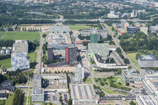 909145 Luchtfoto van het Universiteitscentrum De Uithof te Utrecht, uit het oosten.